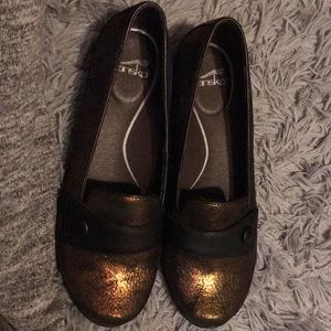 Dansko Olena Metallic Suede Flats size 41 (10.5-11)